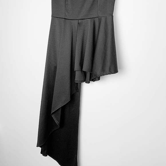 Asymmetrical Goddess Sleeveless Top - Picture 2 of 5